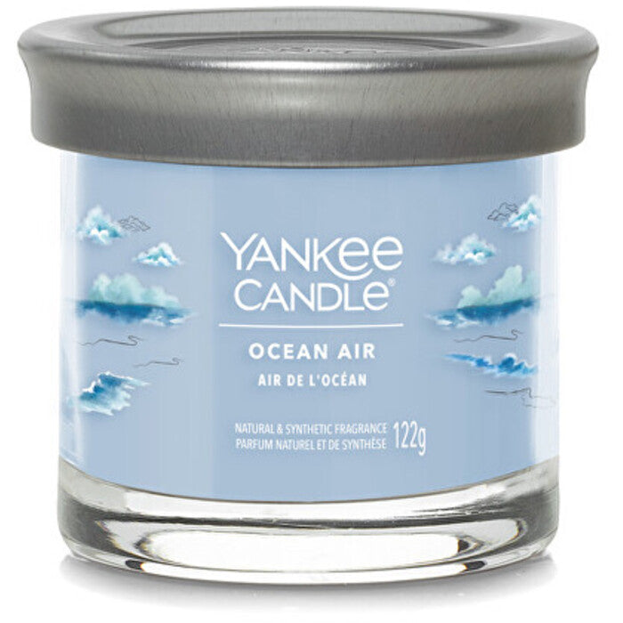 Yankee Candle „Ocean Air Signature“ žvakė stiklinėje (jūros oro)