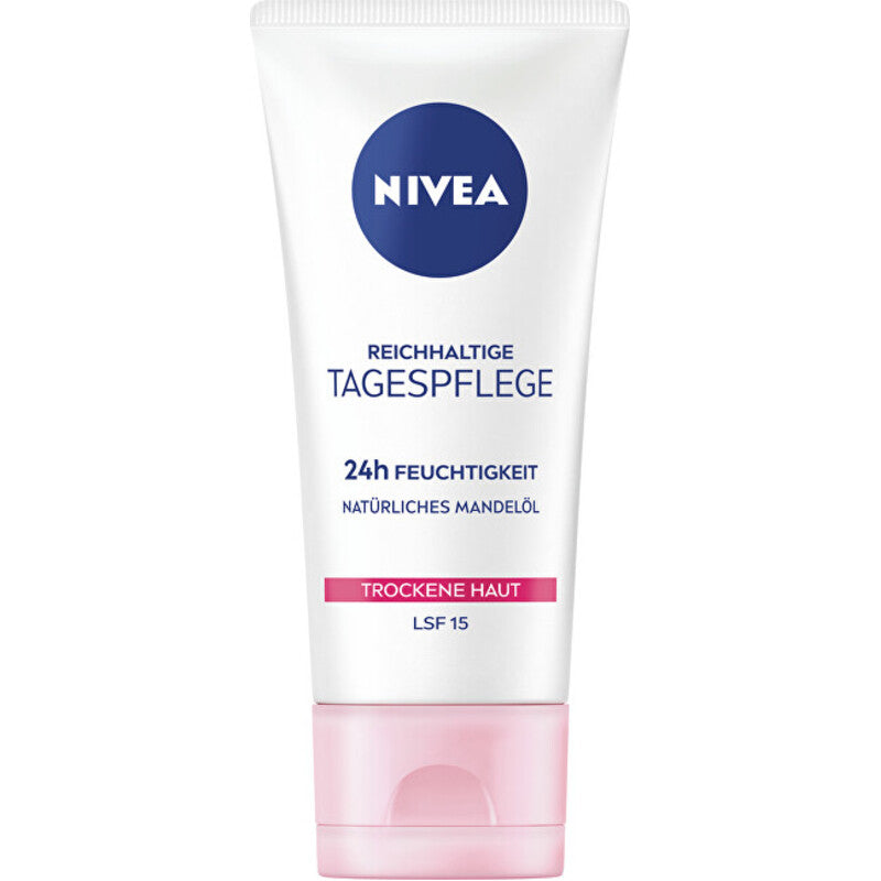 Nivea Essential Nourishing Day Cream SPF 15 - Maitinamasis dieninis kremas sausai odai