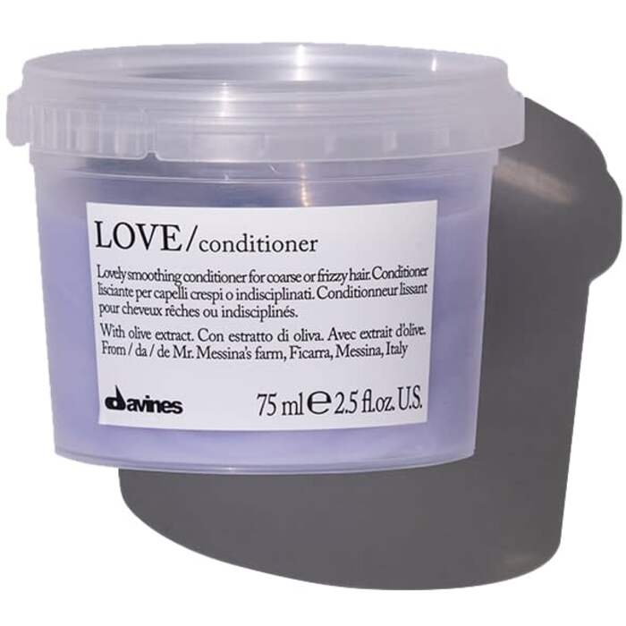 „Davines Essential Haircare Love Smoothing“ kondicionierius (neklusniems ir garbanotiems plaukams)