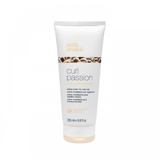 „Milk Shake Curl Passion Curl Perfectionist“ formavimo kremas – formavimo kremas banguotiems ir garbanotiems plaukams